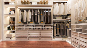 Organização de guarda-roupa: dicas para deixar seu closet mais funcional e bonito